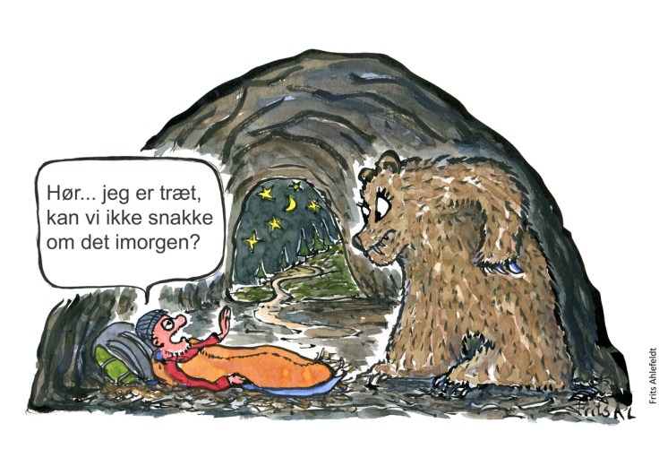 Tegning af en mand i en bjørnehule, som beder en bjørn om at vente til imorgen med at snakke om situationen Klimaforandringer illustration af Frits Ahlefeldt